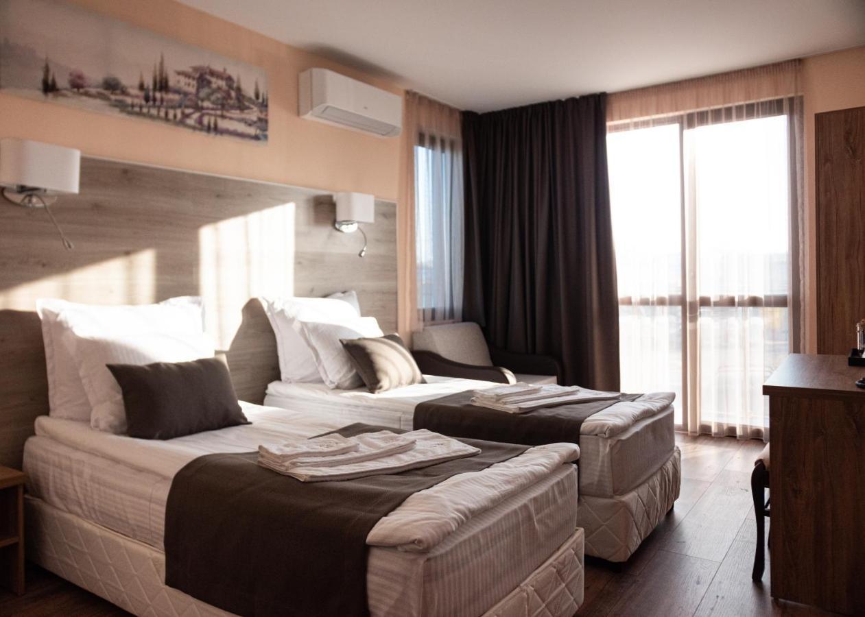 Hotel Vanilla, Varna - Free Parking ภายนอก รูปภาพ