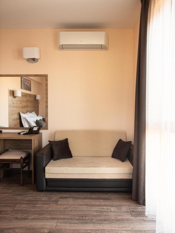 Hotel Vanilla, Varna - Free Parking ภายนอก รูปภาพ
